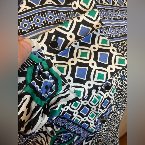 - Paperwhite Woman’s Long Sleeve Button-Up Blouse Size 06 - Picture 4 of 9